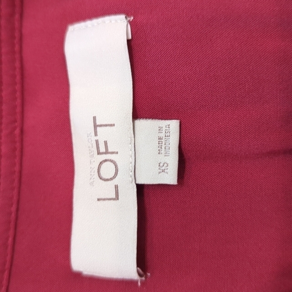 Loft Women's Long Sleeve 3/4 Button Blouse w/Adjustable Sleeves Size XS - Picture 3 of 5